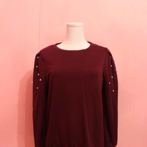 Como Blu Burgundy Women's Top with Pearl Accents - Picture 3 of 5